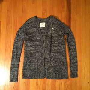 gray buttoned thick cardigan
